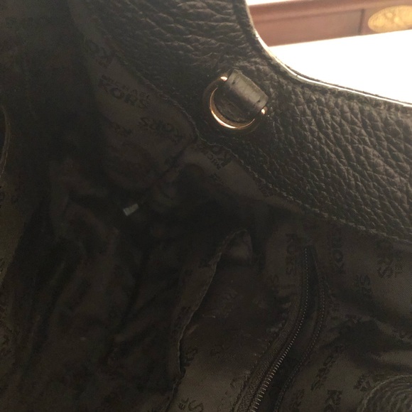 Michael Kors Black pebbled leather purse, lovely condition. Used gently. - Picture 7 of 12